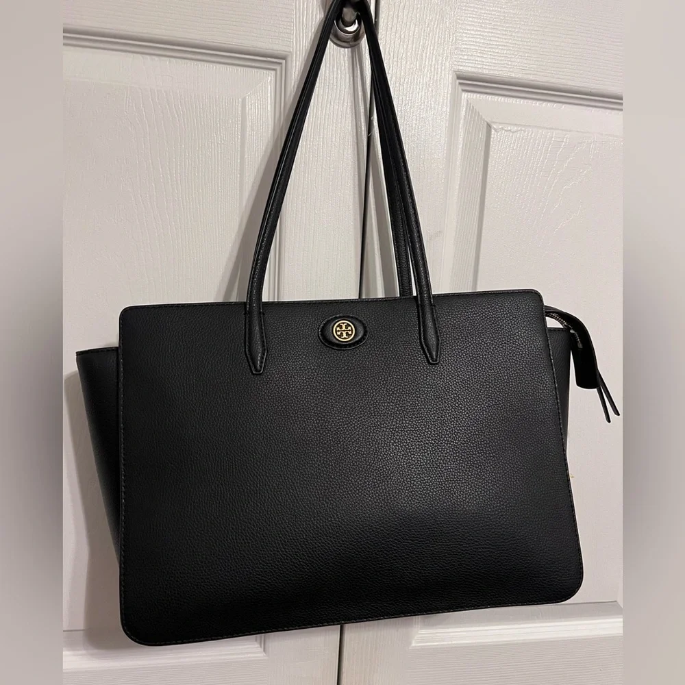 TORY BURCH Robinson Leather Tote. Black. NWOT